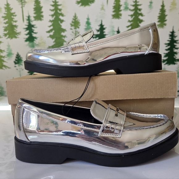 Worthington Metallic Silver Women's Ellen Loafers - Picture 2 of 10